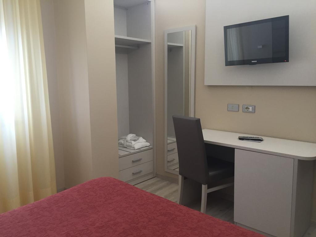 Hotel Elisabeth Due Фано Экстерьер фото