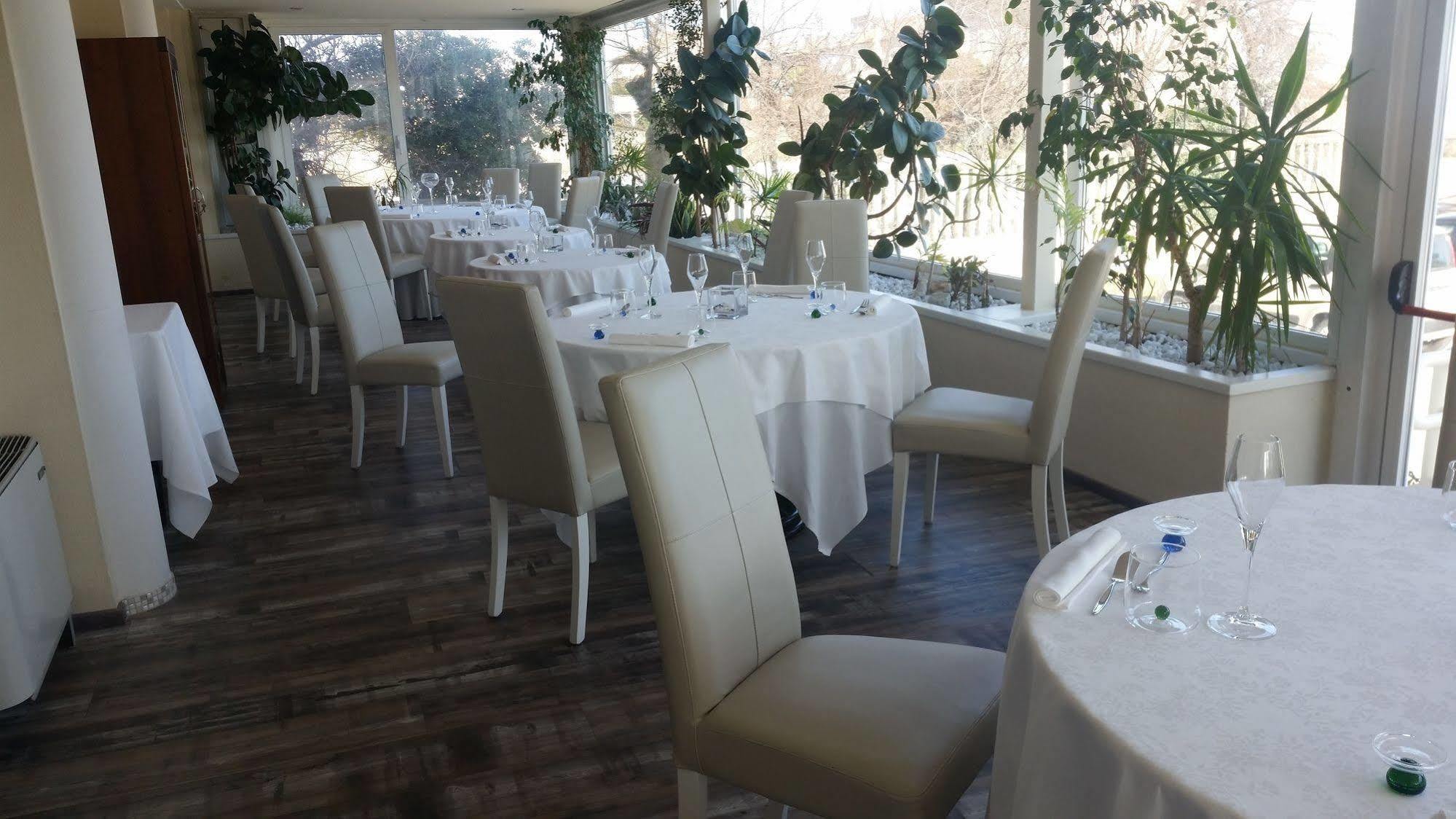 Hotel Elisabeth Due Фано Экстерьер фото