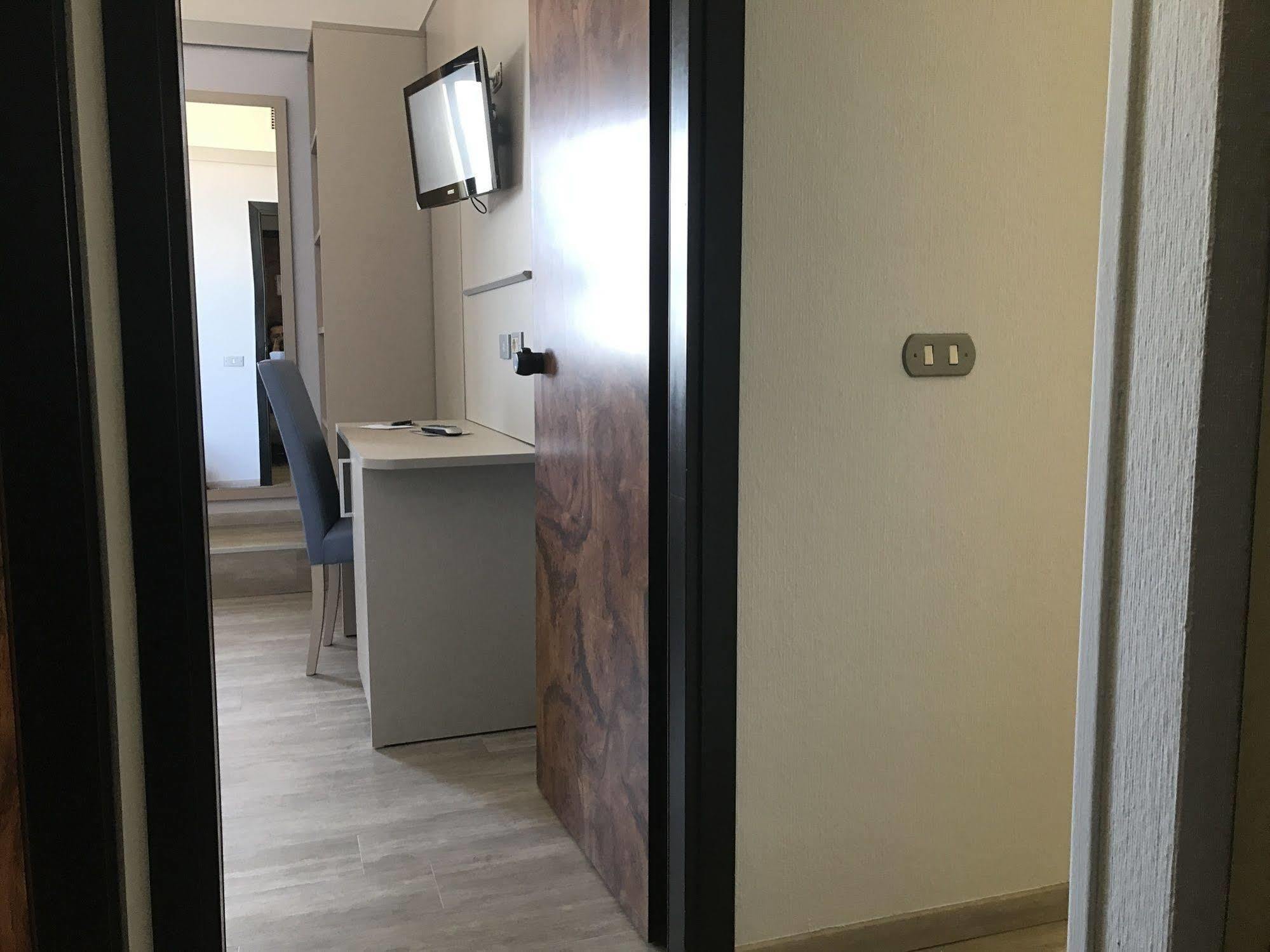 Hotel Elisabeth Due Фано Экстерьер фото