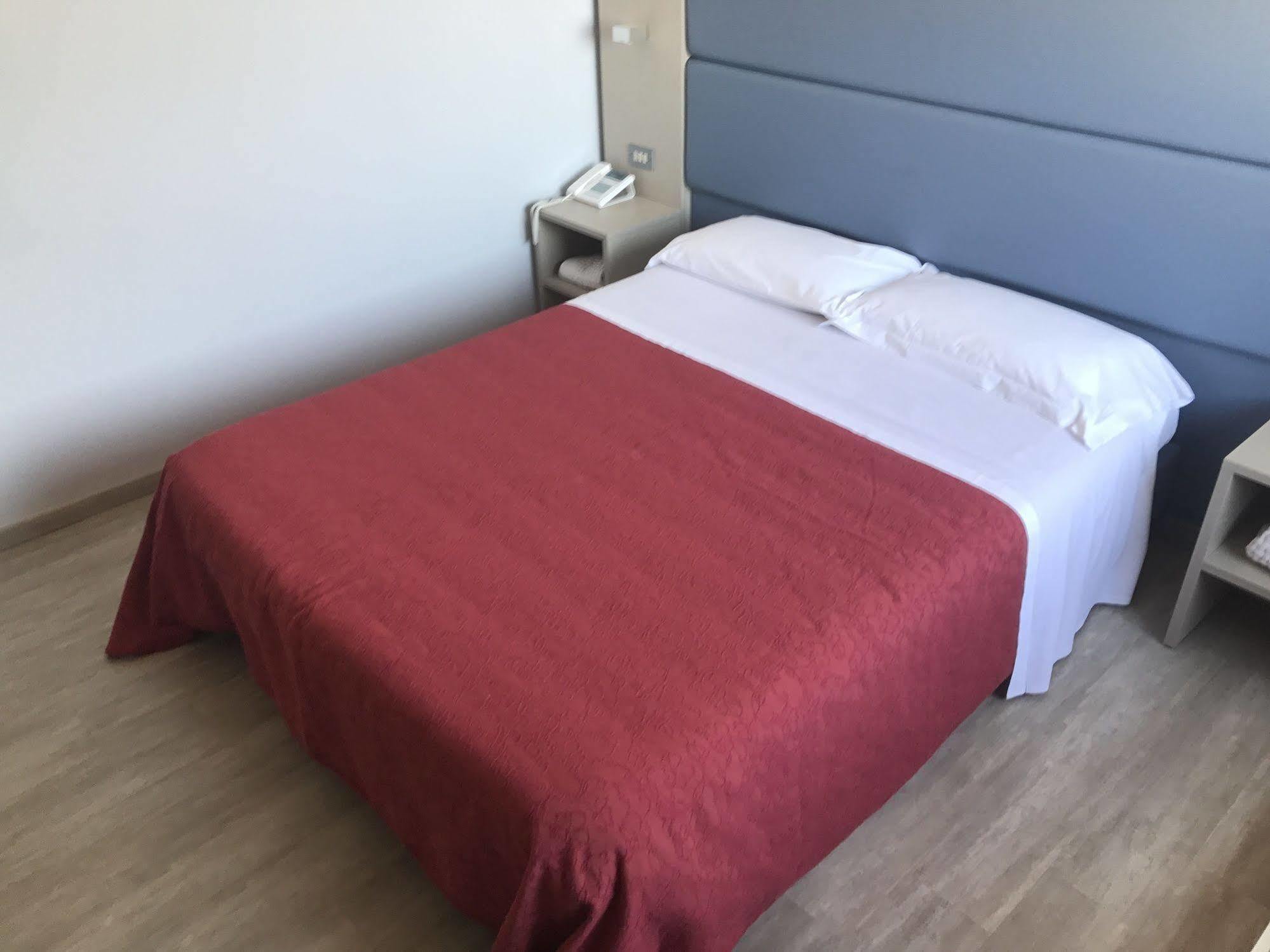 Hotel Elisabeth Due Фано Экстерьер фото