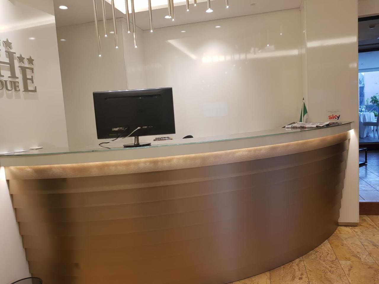 Hotel Elisabeth Due Фано Экстерьер фото